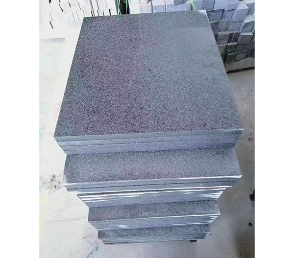 如何選購(gòu)優(yōu)質(zhì)室外芝麻灰石材,讓路沿石更加精美(圖4) 如何選購(gòu)優(yōu)質(zhì)室外芝麻灰石材,讓路沿石更加精美(圖4)