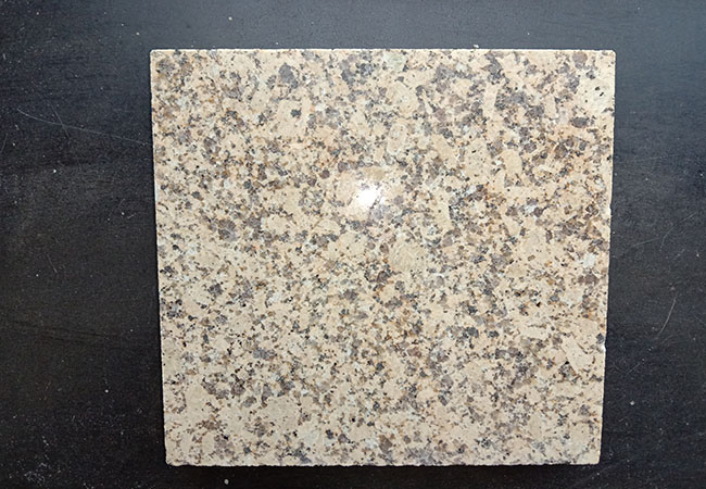 極致光澤，打破傳統(tǒng)，芝麻黑花崗巖荔枝板給你不一樣的視覺(jué)感受(圖1)