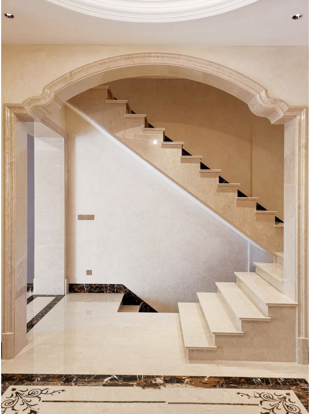 樓梯踏步石材設計與燈光效果搭配(圖1) 樓梯踏步石材設計與燈光效果搭配(圖1)