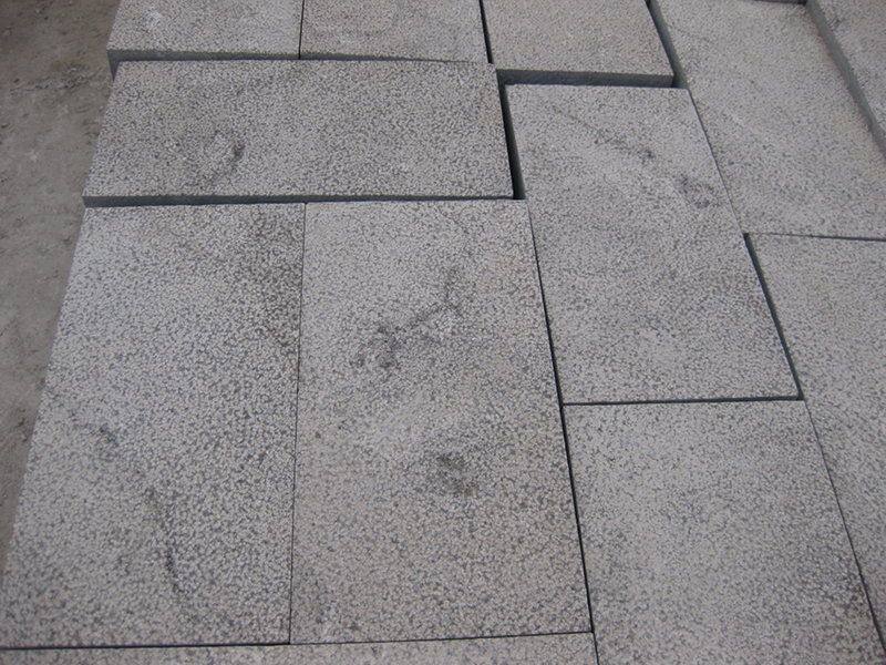 青石花崗巖多少錢(qián)(圖2) 青石花崗巖多少錢(qián)(圖2)