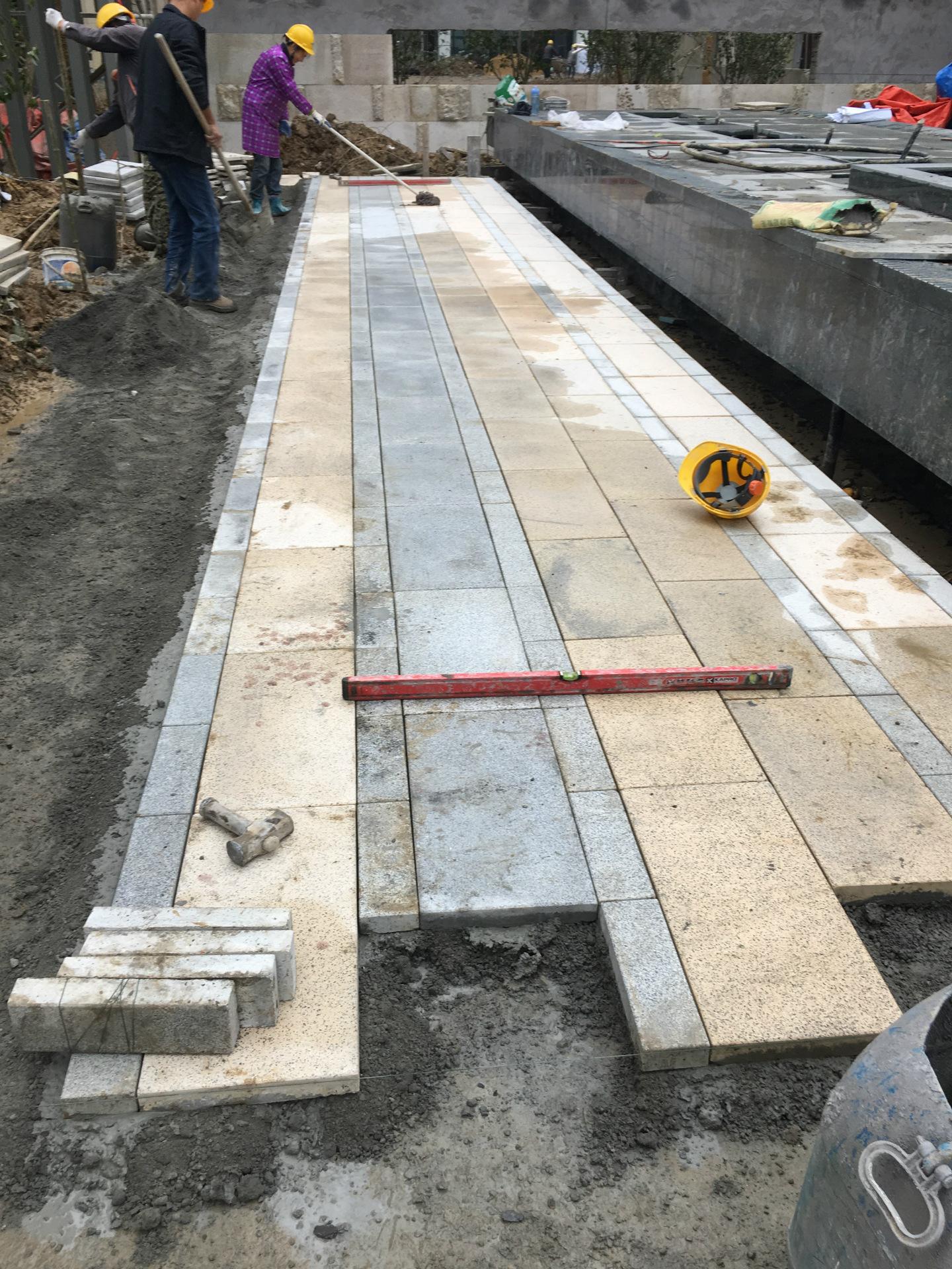 綠色美景從腳下開始：探索生態(tài)地鋪石的魅力(圖2)