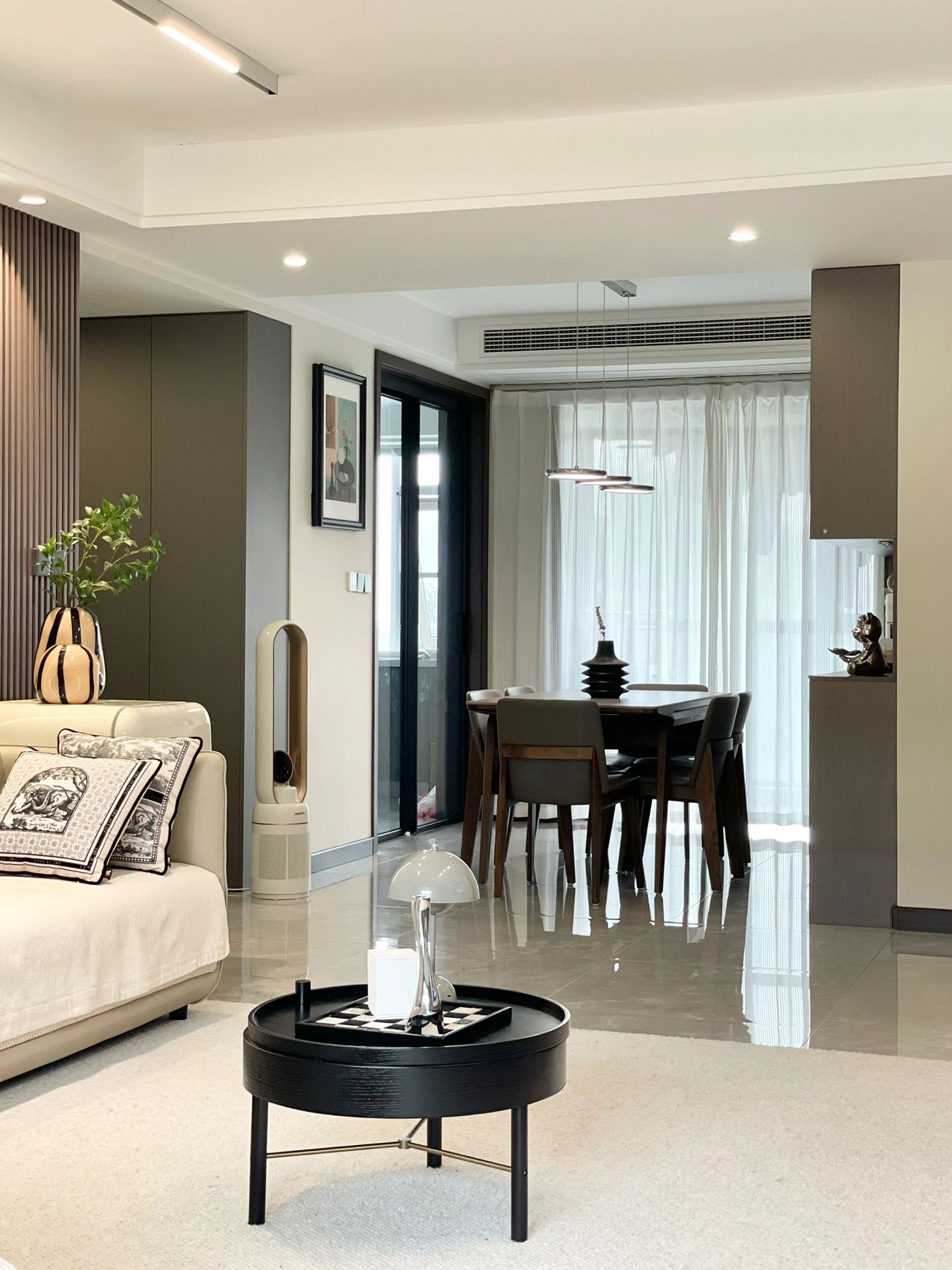 專業(yè)建議：圓弧形石門安裝過程中需要注意的事項(圖1)