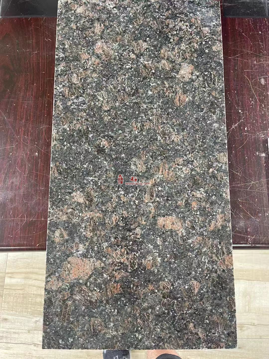 英國棕石材加工光面外墻干掛石材(圖2) 2.jpg