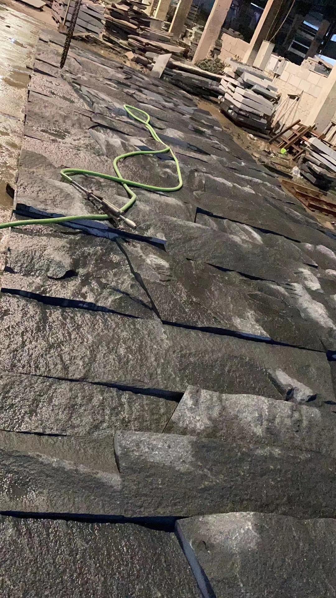 <strong>山東睿昌芝麻黑石材廠家</strong>