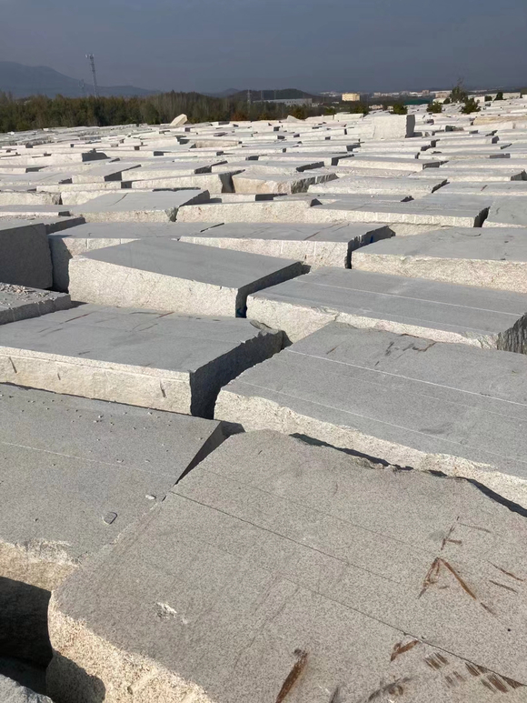 黃金麻石材地鋪外墻干掛“荔枝面、火燒面、光面“多少錢一平方(圖2) 黃金麻石材地鋪外墻干掛“荔枝面、火燒面、光面“多少錢一平方(圖2)