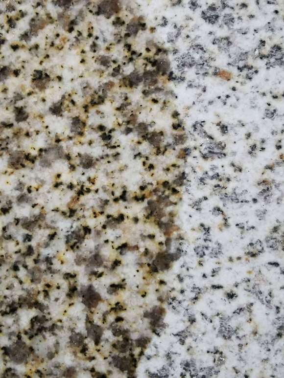 揭秘外墻干掛熱門材料:拉絲面與火燒板芝麻白的獨特魅力(圖1) 揭秘外墻干掛熱門材料:拉絲面與火燒板芝麻白的獨特魅力(圖1)