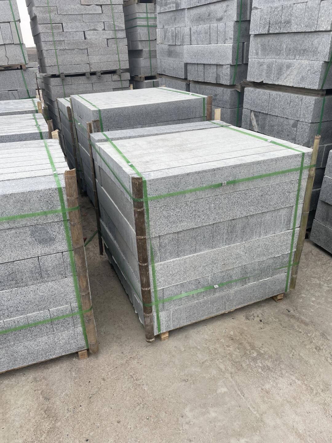 芝麻白花崗巖彎道路牙石加工(圖3) 芝麻白花崗巖彎道路牙石加工(圖3)