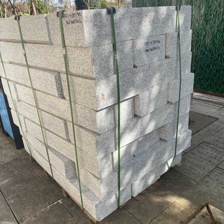 彎道路牙石芝麻白花崗巖尺寸