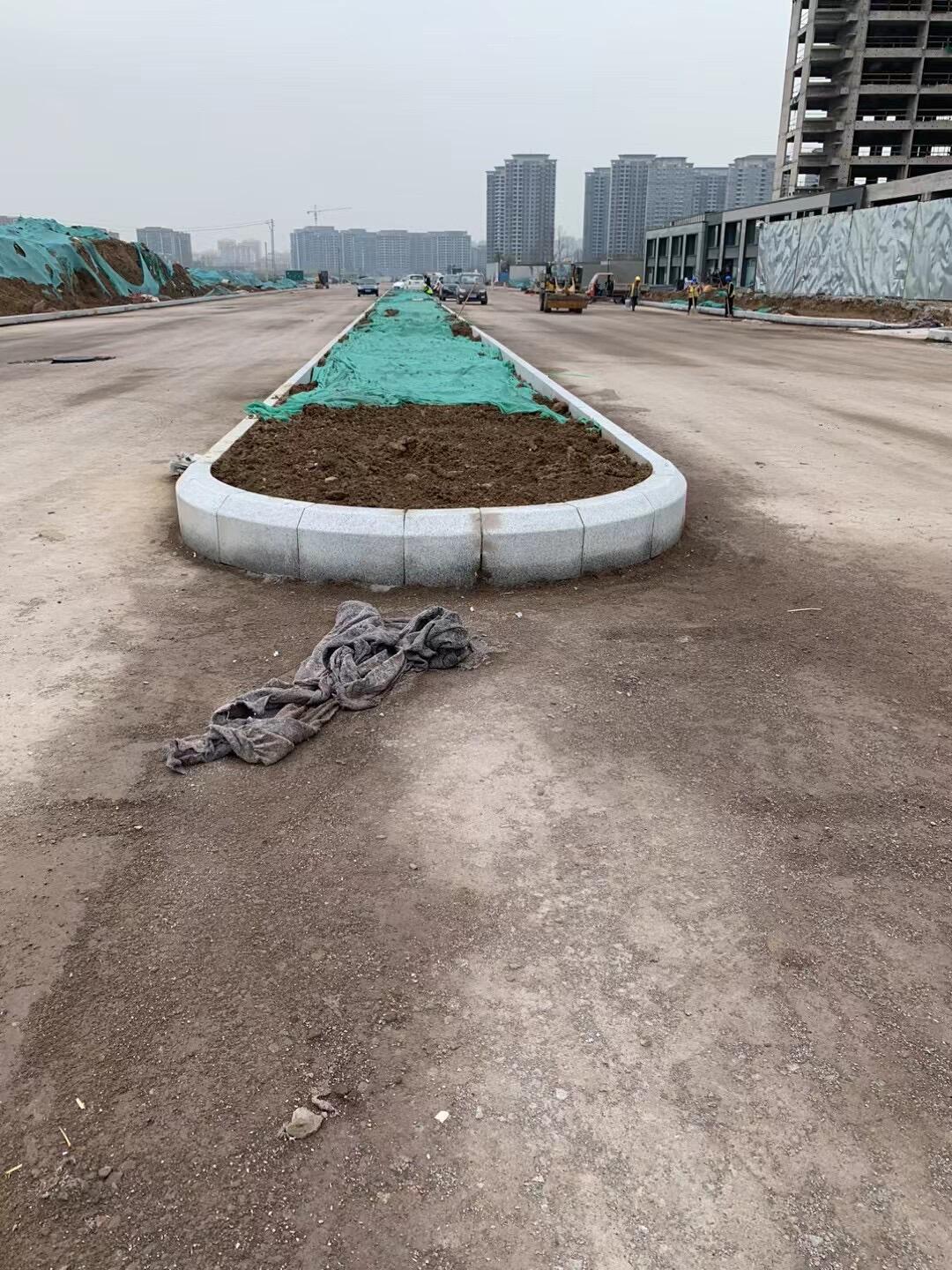 芝麻白花崗巖路牙石加工工藝