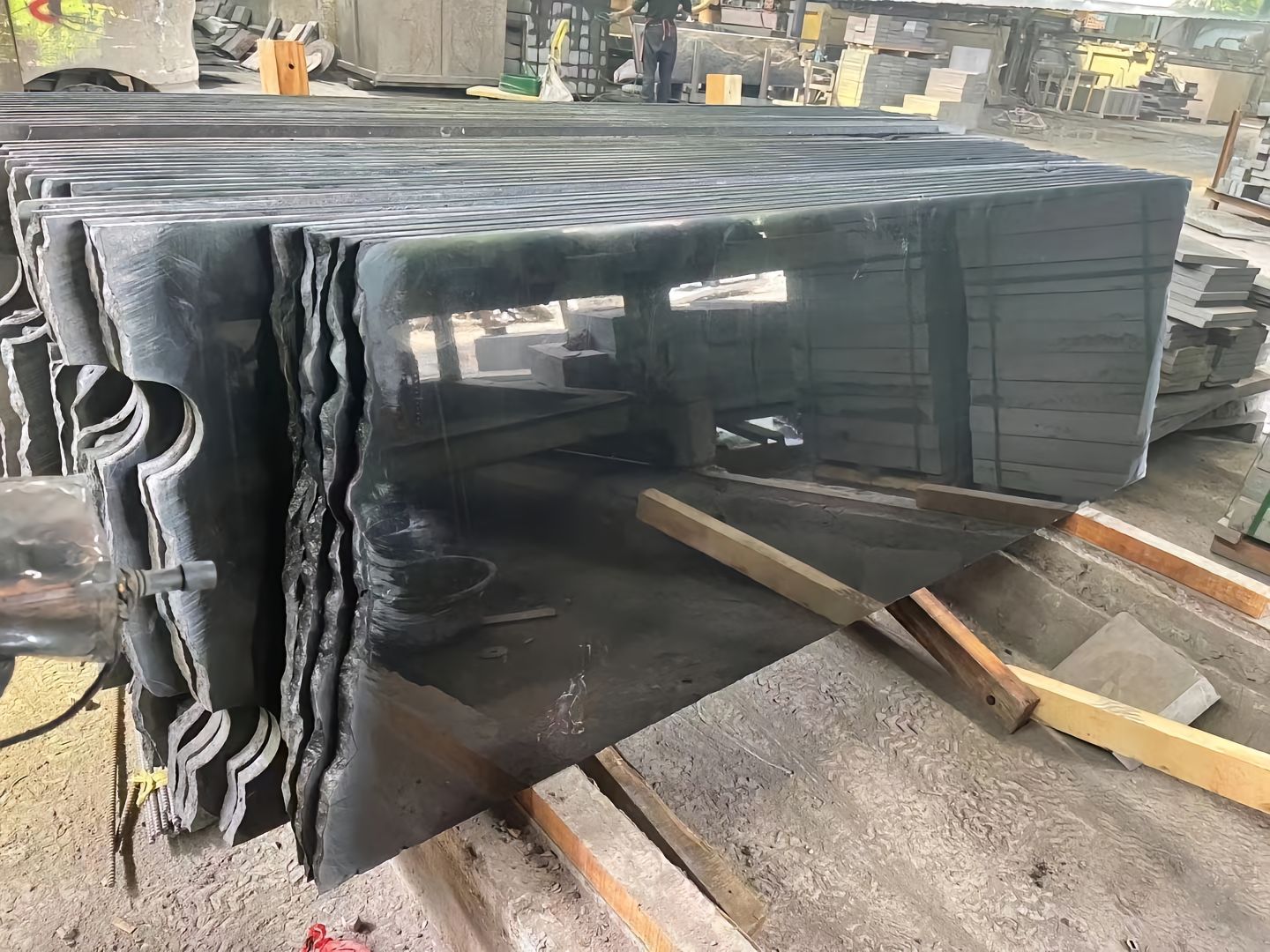 墓碑石材廠家芝麻黑墓碑價格