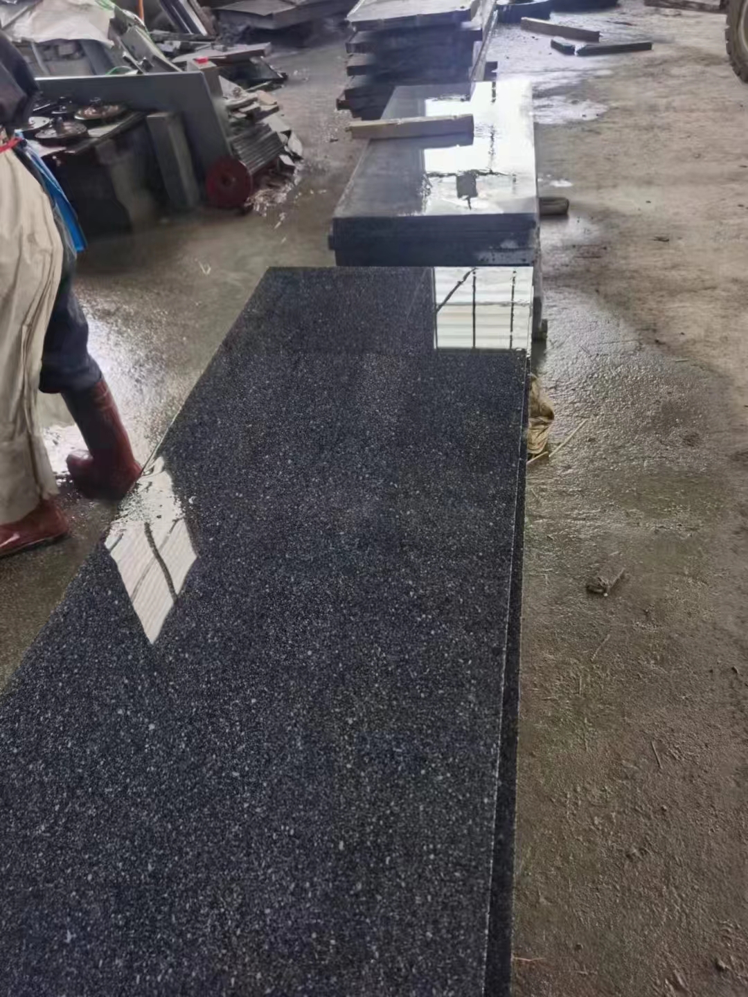 墓碑石材芝麻黑批發(fā)價格(圖2) 墓碑石材芝麻黑批發(fā)價格(圖2)