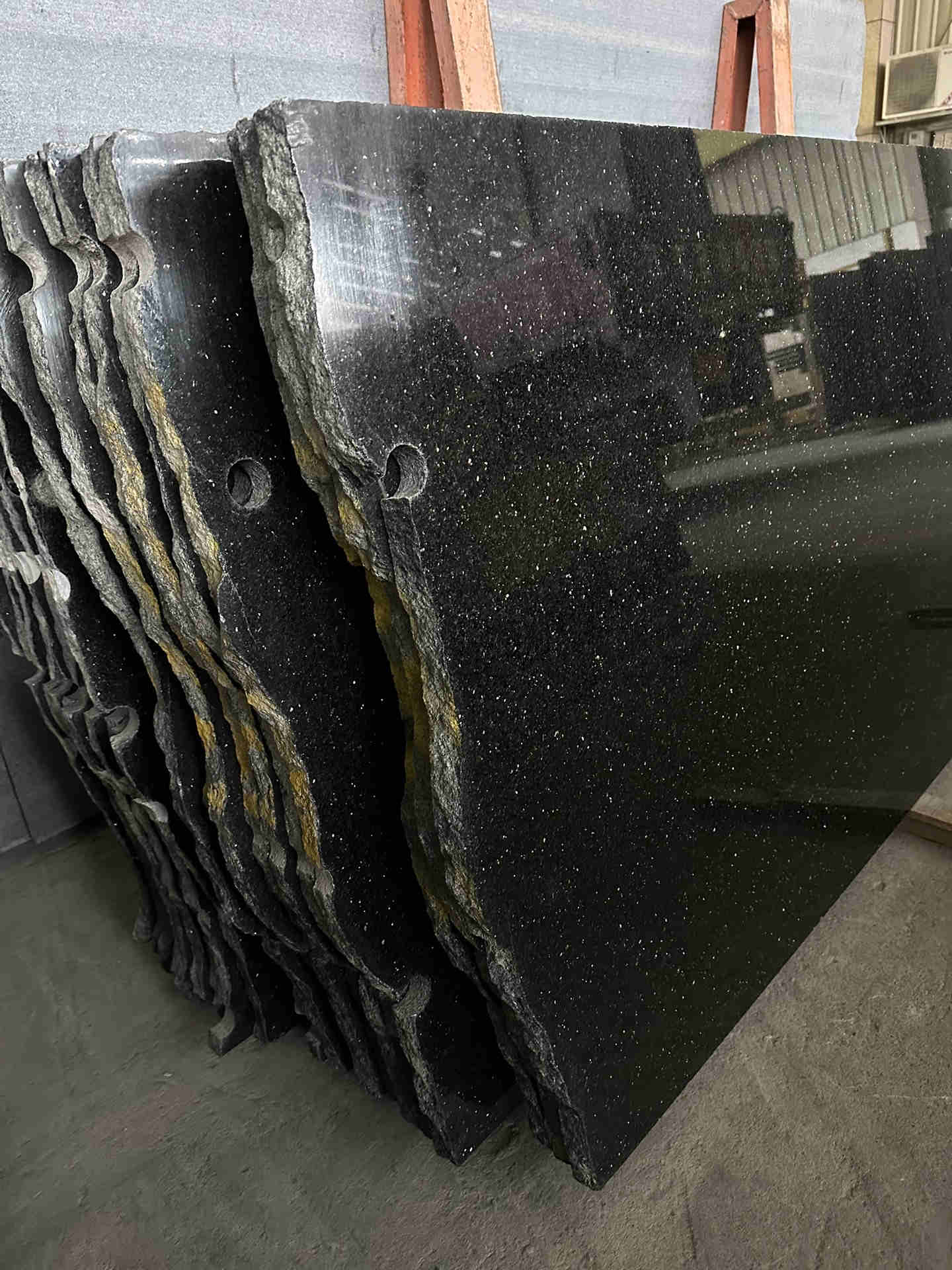 黑色花崗巖鋪裝