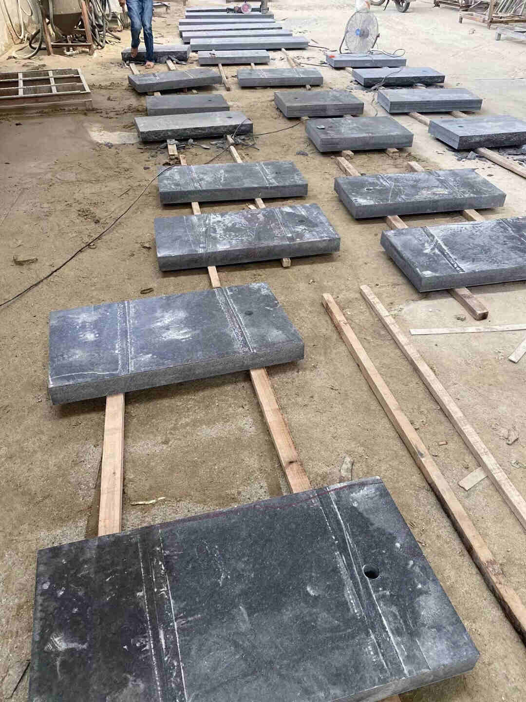 中國黑 石材價(jià)格(圖2) 中國黑 石材價(jià)格(圖2)