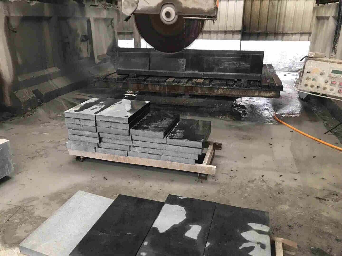 黑色石材種類有哪些?(圖2) 黑色石材種類有哪些?(圖2)