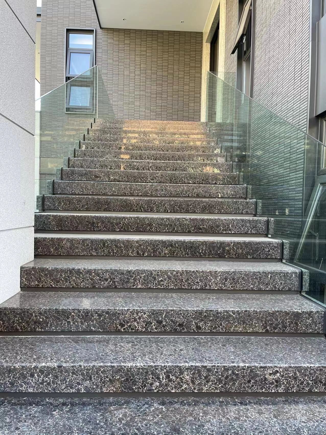 綠色環保，選擇優質石材進行家裝裝飾