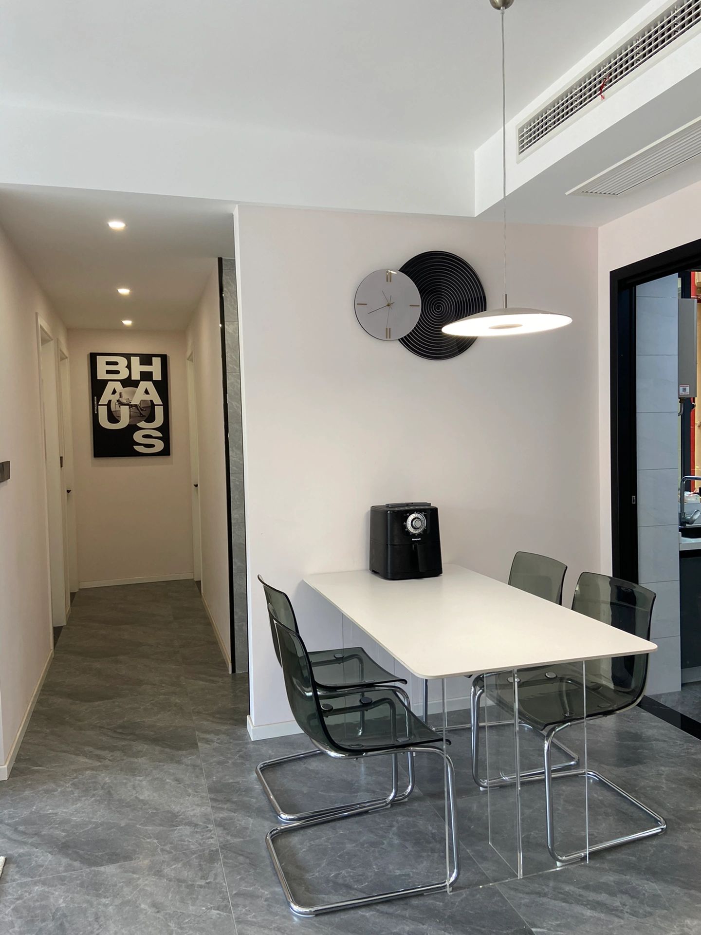 居家空間設計樓梯下面做儲物格(圖6) 居家空間設計樓梯下面做儲物格(圖6)