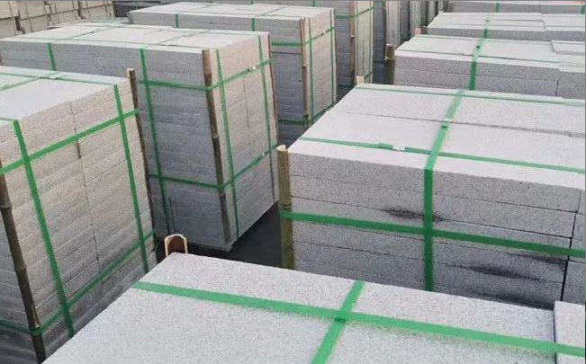 芝麻白花崗巖火燒板地鋪石300×600價(jià)格(圖3) 芝麻白花崗巖火燒板地鋪石300×600價(jià)格(圖3)