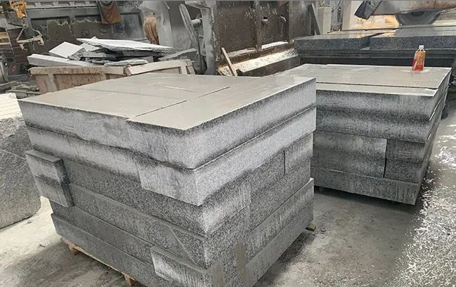 芝麻白火燒板價格為何每平方差異這么大?廠家揭秘真實成本構成!(圖3) 芝麻白火燒板價格為何每平方差異這么大?廠家揭秘真實成本構成!(圖3)