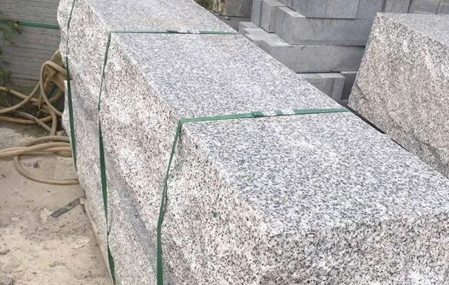 芝麻白石材路沿石每平方費用(圖2) 芝麻白石材路沿石每平方費用(圖2)