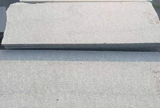 3公分芝麻白路沿石每平方價格