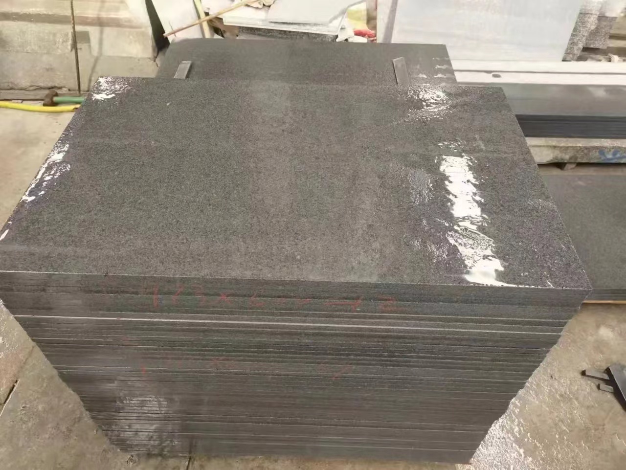 芝麻黑花崗巖地鋪石生產加工廠家