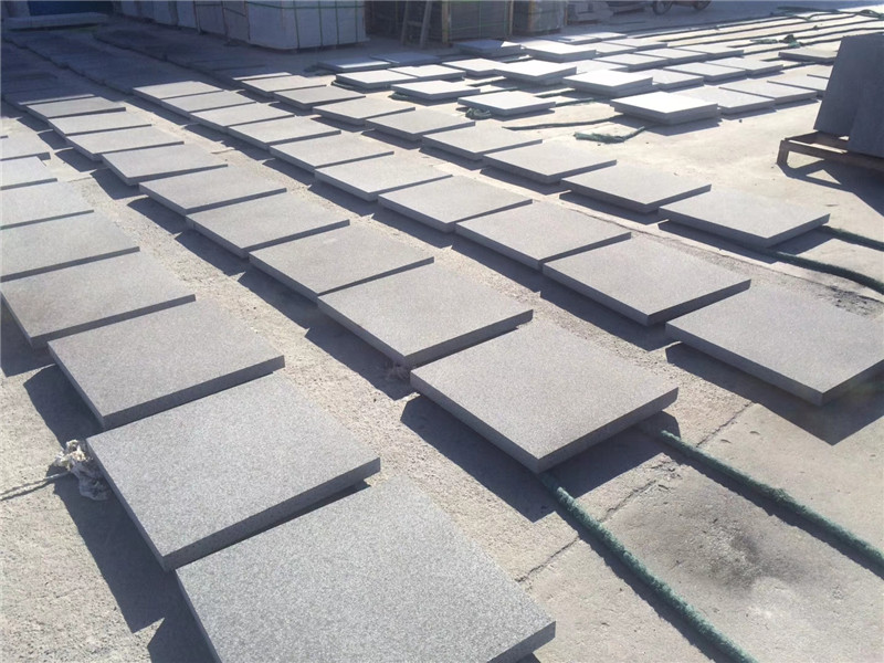 G654石材廠家如何實現(xiàn)規(guī)?；a(chǎn)與質(zhì)量控制(圖5)