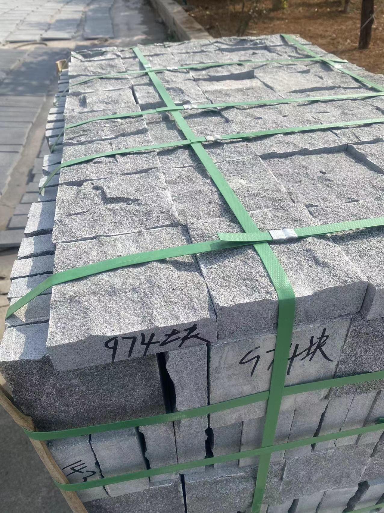 芝麻黑大理石雕刻文字清晰度加工控制