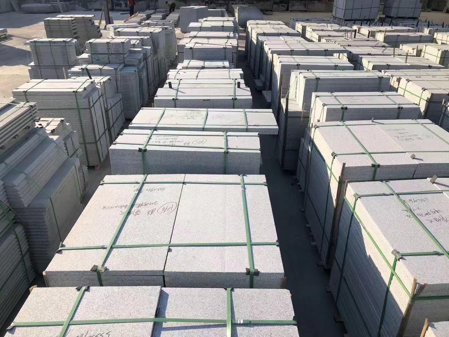 黃金麻花崗巖石材價格多少錢(圖2) 黃金麻花崗巖石材價格多少錢(圖2)