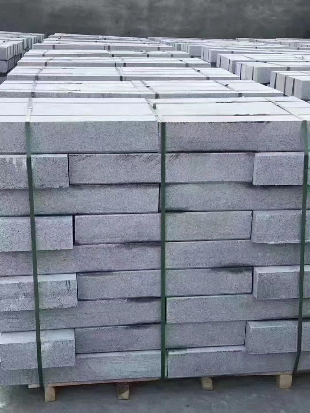 芝麻灰花崗巖生產(chǎn)廠家批發(fā)(圖1) 芝麻灰花崗巖生產(chǎn)廠家批發(fā)(圖1)