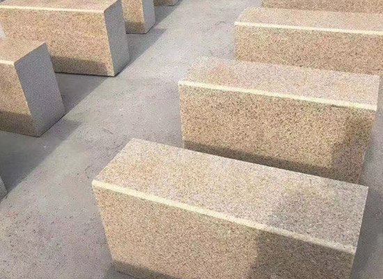 黃金麻路沿石.jpg 黃金麻路沿石.jpg