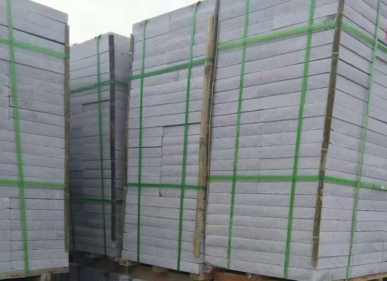 芝麻灰路沿石.jpg 芝麻灰路沿石.jpg