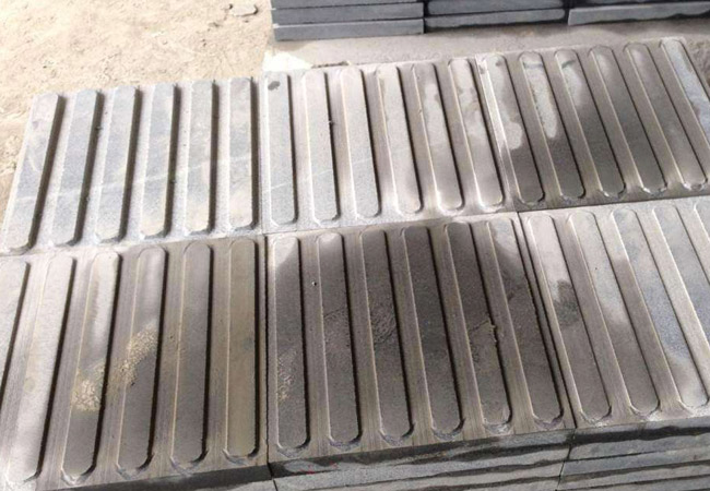 花崗巖樓梯踏步防滑槽制作(圖3) 花崗巖樓梯踏步防滑槽制作(圖3)