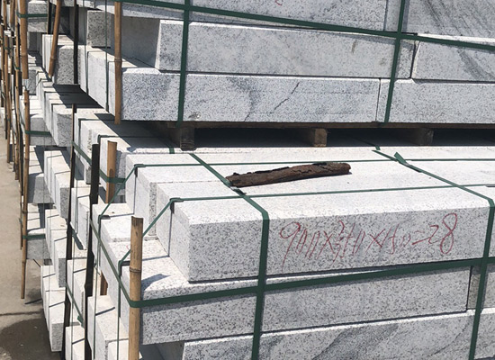 花崗巖樓梯踏步防滑槽制作(圖2) 花崗巖樓梯踏步防滑槽制作(圖2)