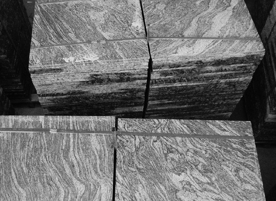 小院地面石材鋪裝厚度參考指南