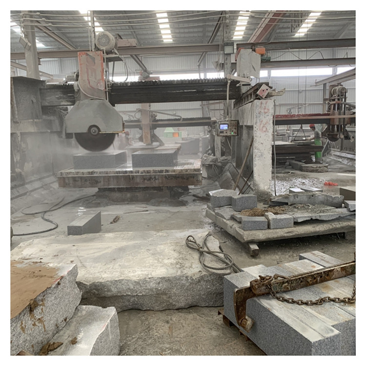 芝麻灰花崗石平面圖像雕刻(圖1)