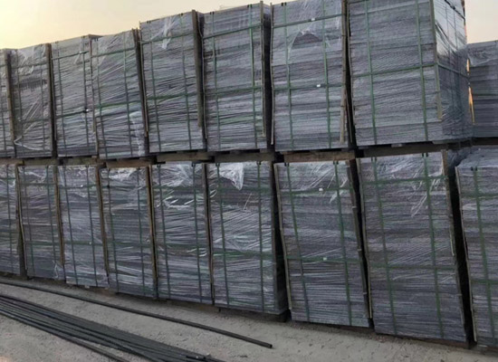 花崗石上面的斑點黃皮如何去除(圖1) 花崗石上面的斑點黃皮如何去除(圖1)