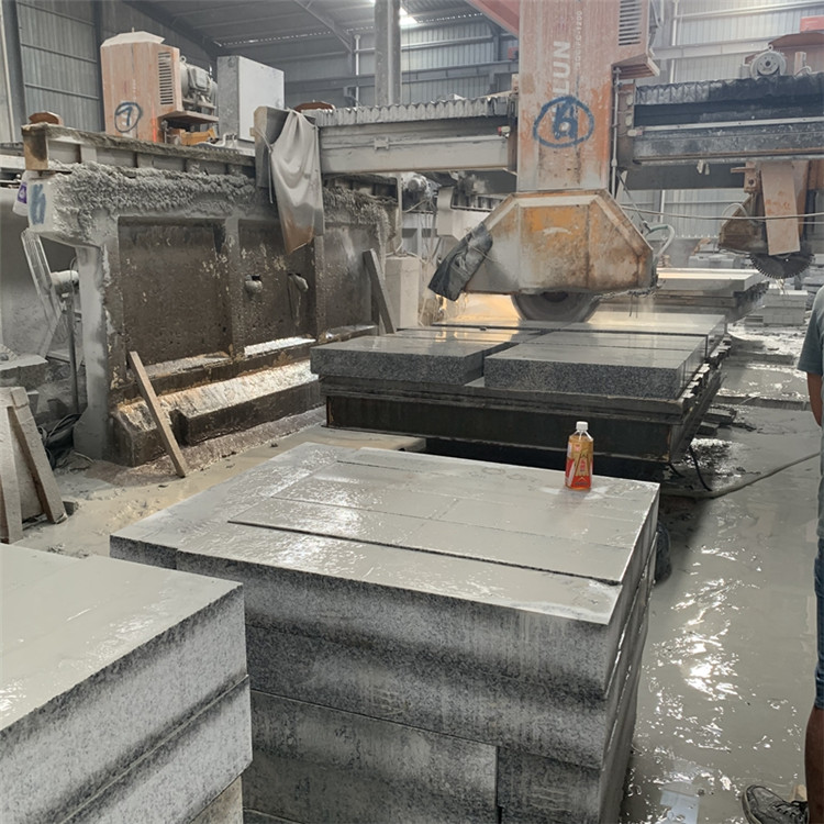 花崗巖鋪裝日常維護怎么做?(圖1) 花崗巖鋪裝日常維護怎么做?(圖1)