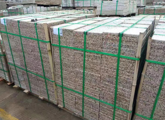 個性化大門選擇指南:從材質(zhì)到風格,如何打造獨具特色的門戶?(圖2) 個性化大門選擇指南:從材質(zhì)到風格,如何打造獨具特色的門戶?(圖2)