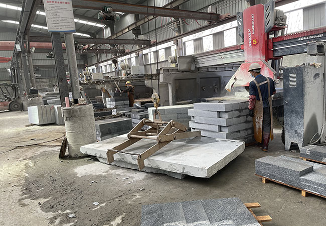 燒面芝麻白花崗巖防滑嗎(圖2)