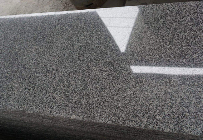 芝麻黑荔枝面花崗巖價格多少