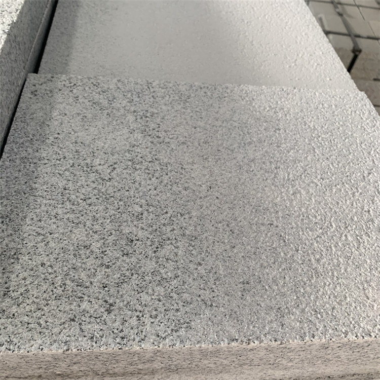 芝麻灰花崗巖雕刻作品(圖3)