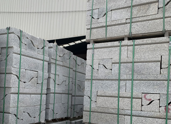 安裝背景墻時，為何要特別關注后期維護？