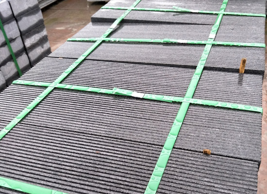 芝麻黑30厚拉絲面石材 芝麻黑30厚拉絲面石材