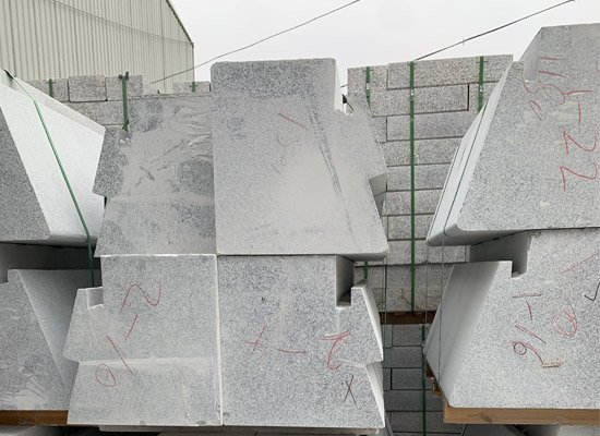 山東白麻花崗巖產(chǎn)地(圖1) 山東白麻花崗巖產(chǎn)地(圖1)