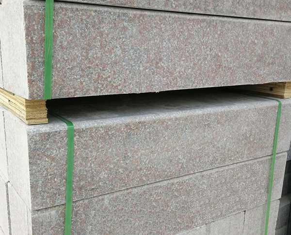 桃花紅路邊石,桃花紅花崗巖側石多少錢一米,桃花紅大理石路緣石圖片,路牙石(圖2)