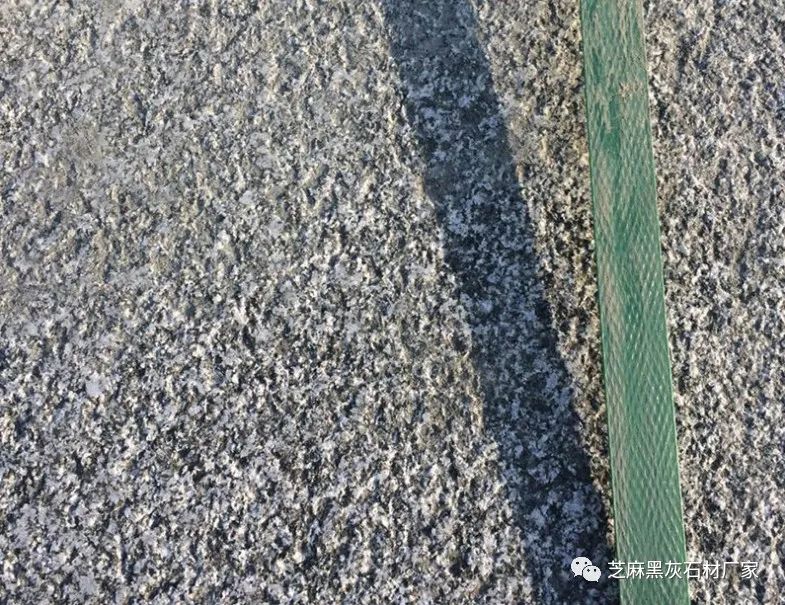 芝麻灰荔枝面別墅外墻干掛多少一平(圖7) 芝麻灰荔枝面別墅外墻干掛多少一平(圖7)