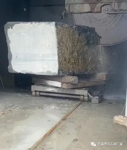 藍寶星墓碑石材(圖9) 藍寶星墓碑石材(圖9)