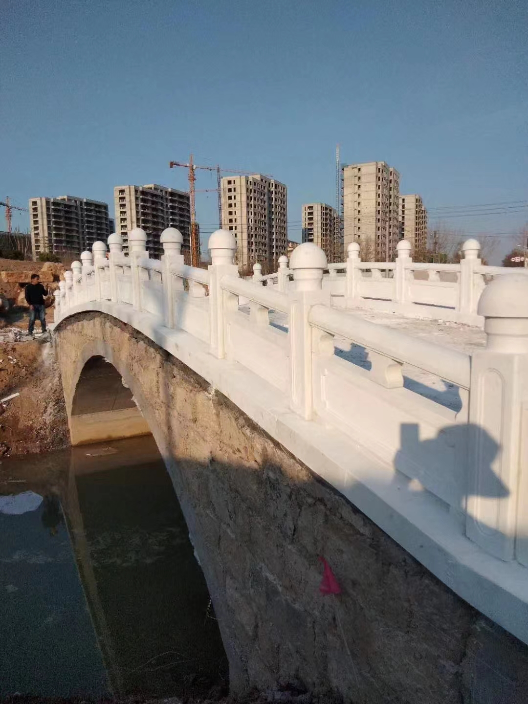 園林景區戶外欄桿和橋欄桿七大常用材料(圖3) 園林景區戶外欄桿和橋欄桿七大常用材料(圖3)