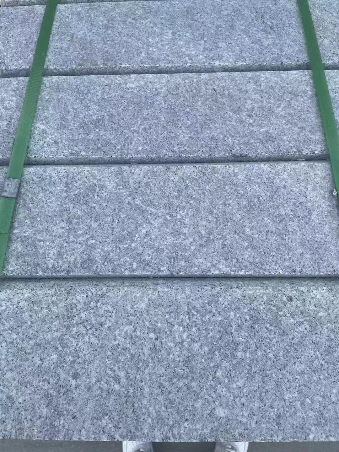 灰色石材火燒面麻面3公分厚(圖1)