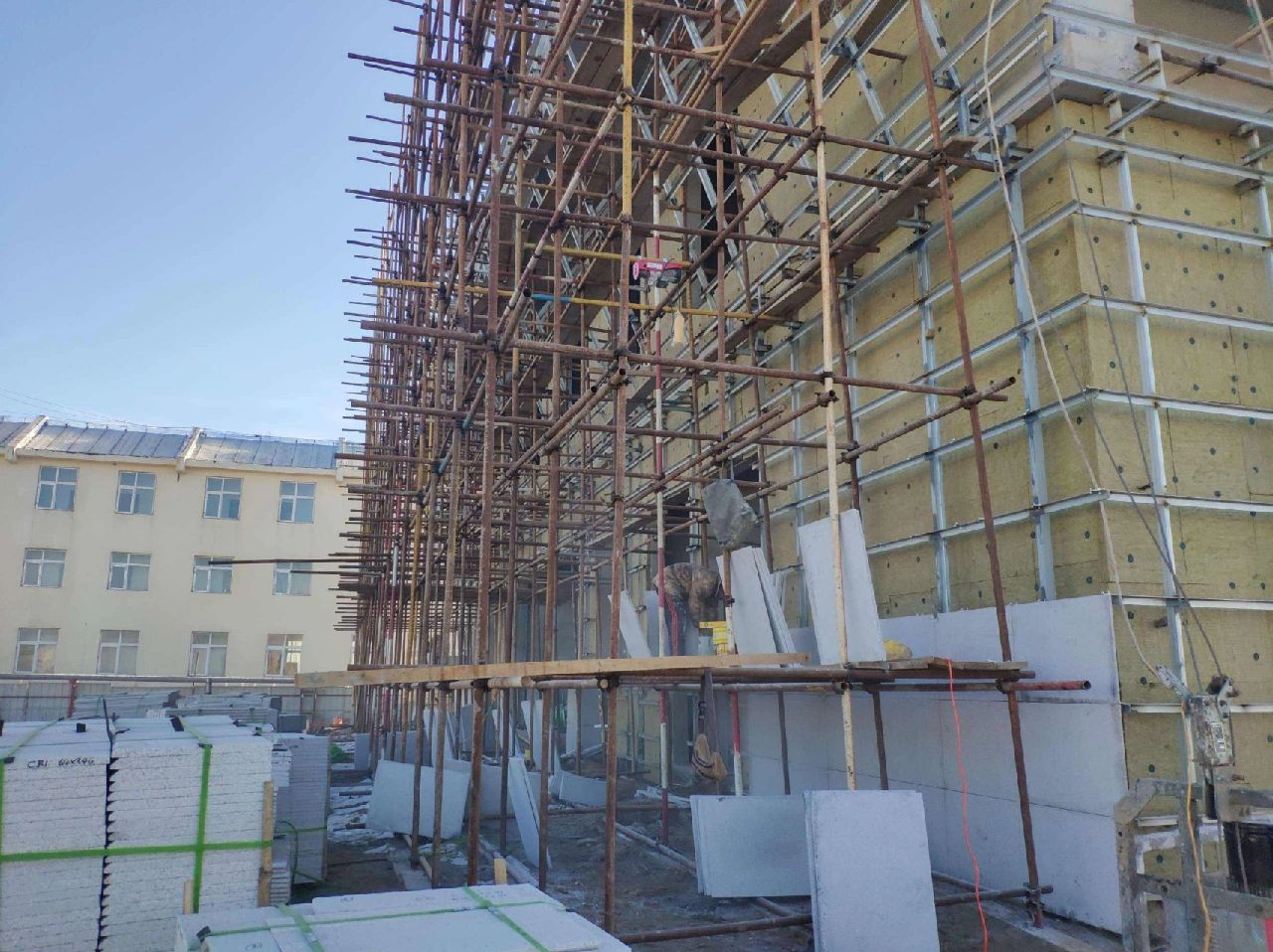 干掛石材濕貼工藝的優缺點?(圖1) 干掛石材濕貼工藝的優缺點?(圖1)